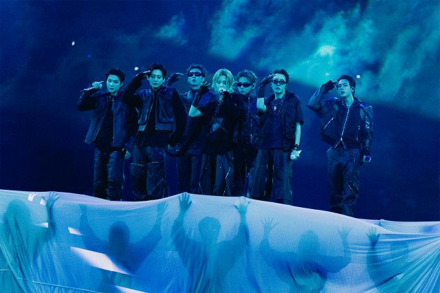 BTS、釜山公演でARMYと“13周年”誕生日をお祝い「お誕生日のろうそくが5