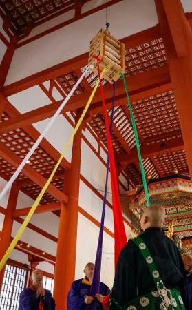 思いこもった写経で復興 金堂再建から50年の薬師寺：山陽新聞
