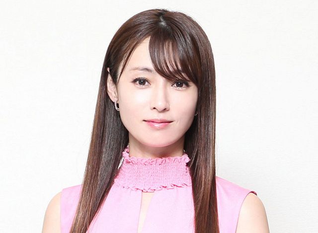 42歳・深田恭子、“美脚＆美谷間”あらわの衝撃 SNS反響「最高にして