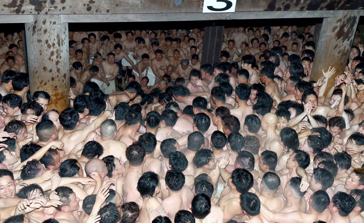 「群衆雪崩」渦止まらず、問われる新たな対策　西大寺会陽重体事故１週間