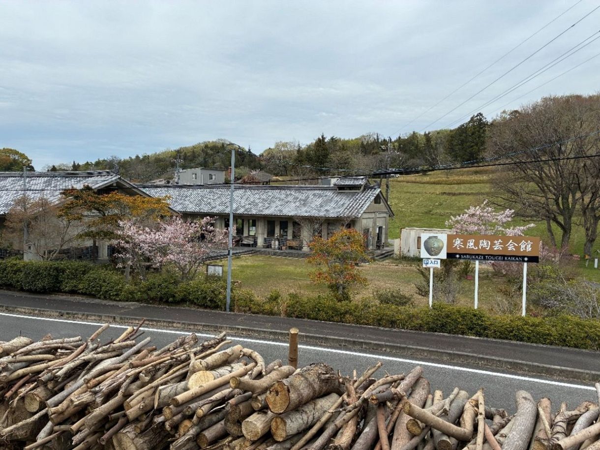 シネじいの街ぶらブラボー♡】寒風の須恵器がアツイ！（上）4人の陶芸