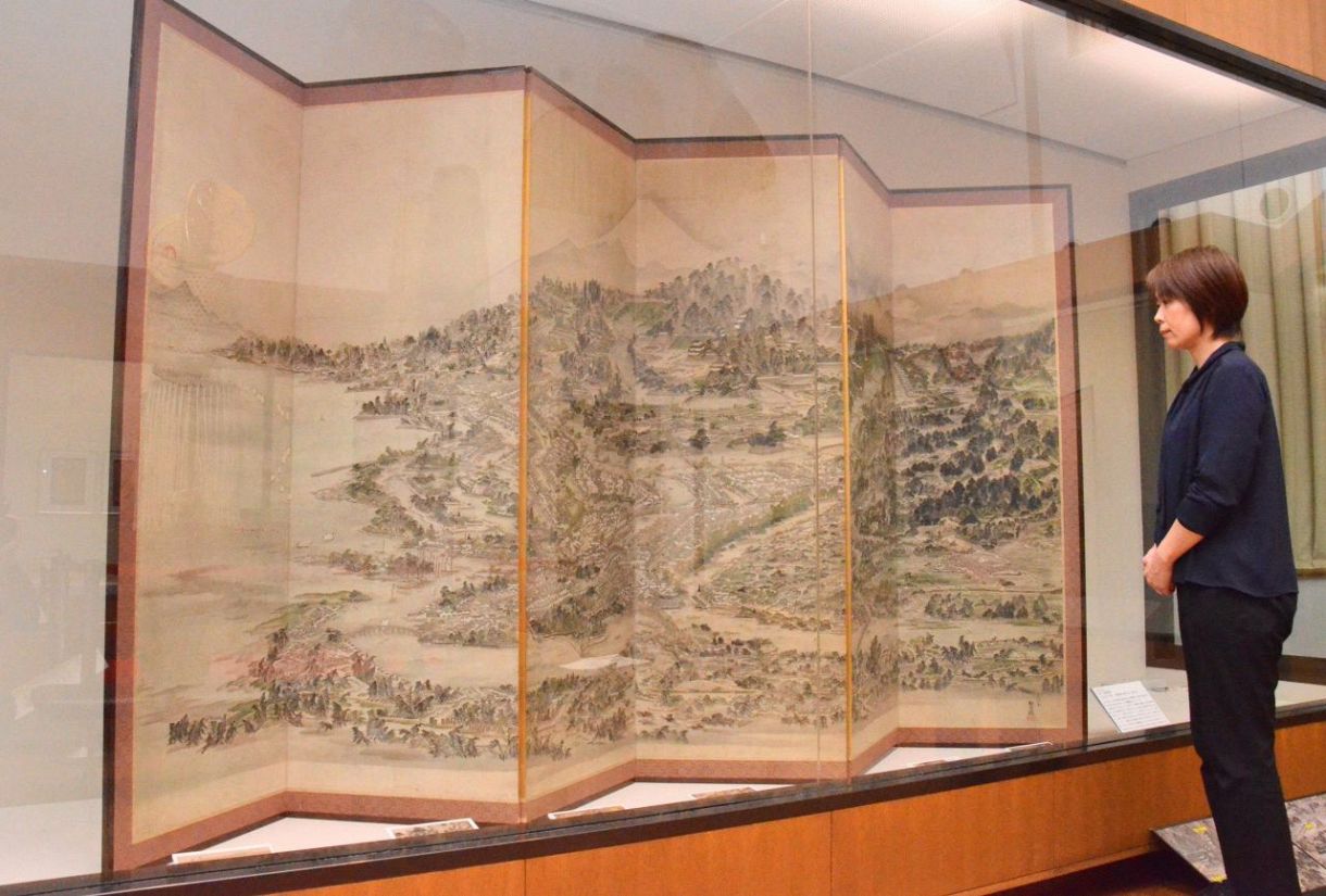 名品鑑賞 貴重な機会 津山郷土博物館「江戸一目図屏風」公開：山陽新聞 