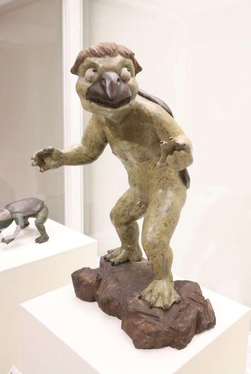 不確かな存在 親しみ深く 「妖怪彫刻家」武本大志 井原で岡山初個展
