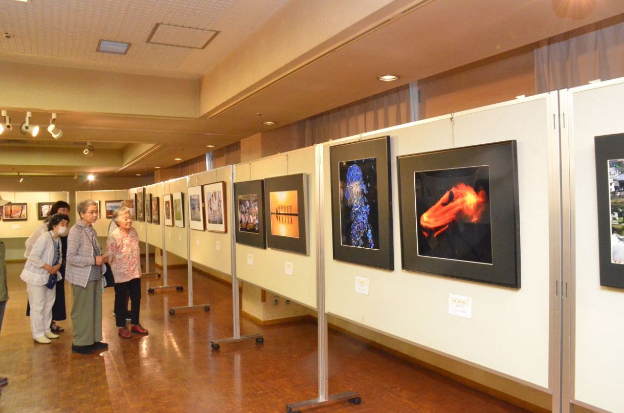 若者を活写！よりすぐりの65点披露 備前の愛好者グループ写真展