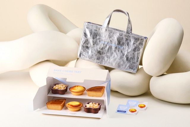 福袋2026】シルバーカラーの限定オリジナルバッグがついたセットも