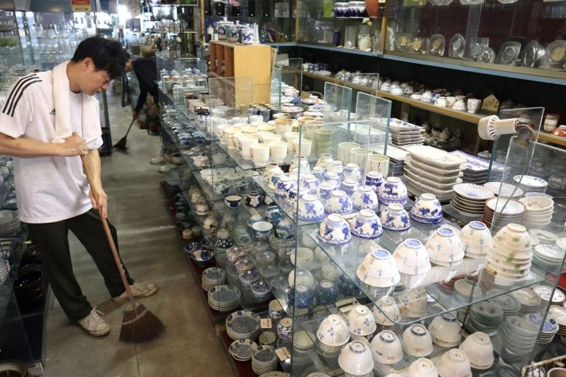 飲食店 閉店のため 和食器等 閉店から約20年…商店街の食器店で閉店セール 創業者の娘「亡き父が集め
