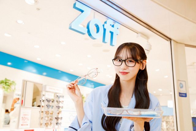 zoy 湯川先生風衣装　白衣　メガネ付き　サロペット他　ちぃましゃ　衣装 NMB48泉綾乃、なんばの「Zoff」でガチコスプレ 水色の白衣×メガネ×店舗