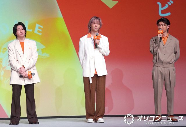 Mrs. GREEN APPLE、オレンジの差し色コーデ CMに楽曲書き下ろし 綾瀬