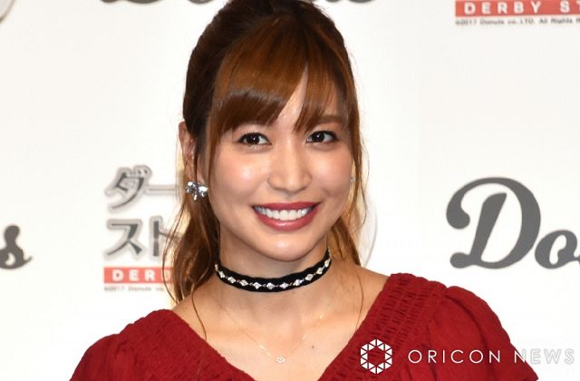 港区女子らしく」元AKB48・大島麻衣、“豪華なバースデーケーキ”で誕生
