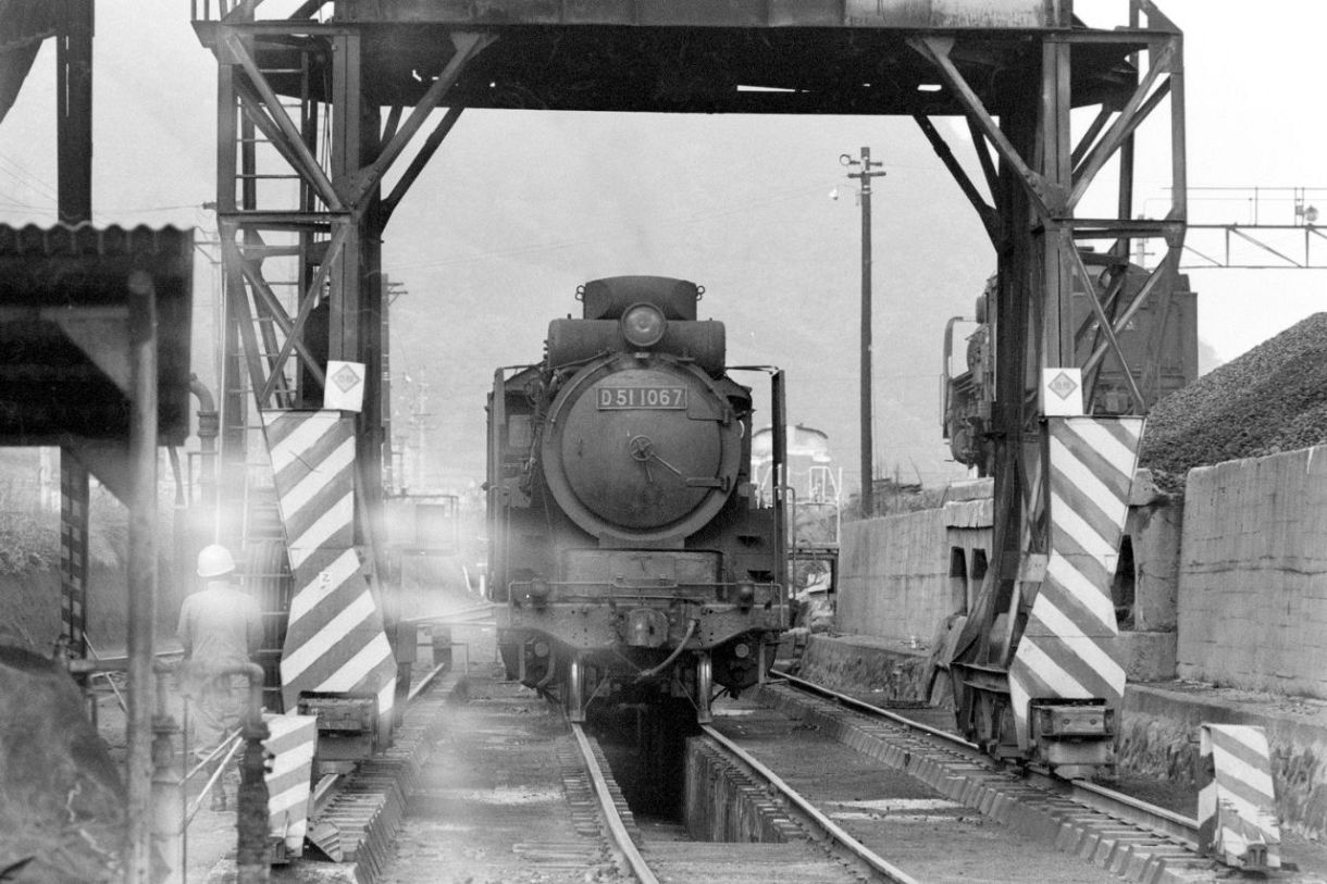鉄道の聖地・国鉄新見機関区 蒸気と煙 まぼろしの情景思う：山陽新聞