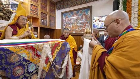 ダライ・ラマがインドで長寿祈願 「130歳まで生きたい」：山陽新聞