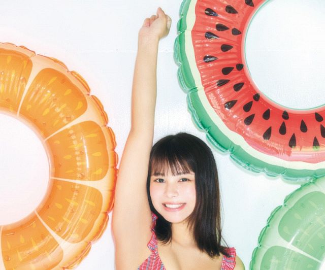 ドンブラザーズ』“ソノニ”宮崎あみさ、夏満喫の水着グラビア：山陽新聞