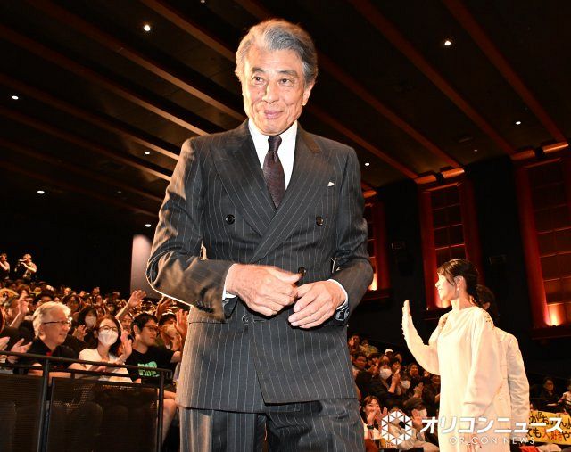 舘ひろし、千両役者ぶりを発揮 客席からサプライズ登場 客席から猛烈な