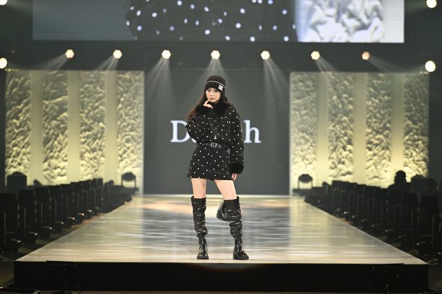 最終値下げ⭐︎SLY⭐︎なごみコラボ　ブーツ なごみ、ブーツ＆ミニスカで圧巻スタイル 冬のフェミニンカジュアルな