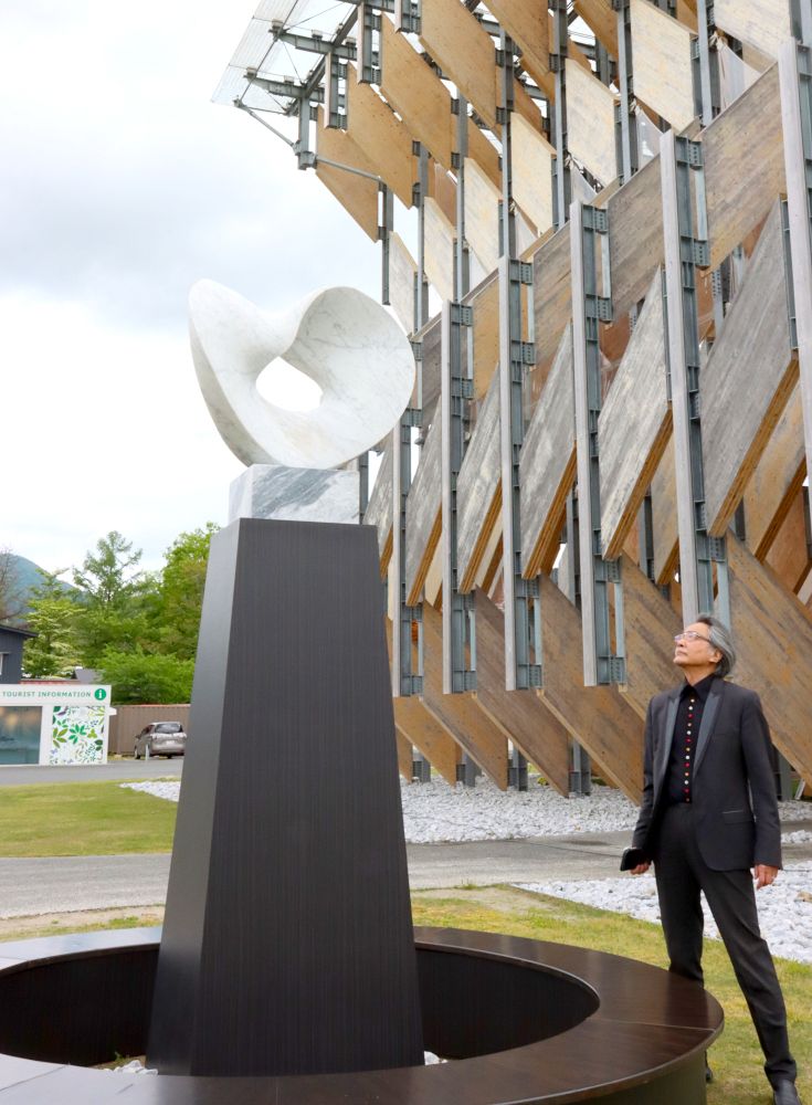 武藤順九さんの彫刻作品楽しんで 世界的に活躍 真庭で巡回展示