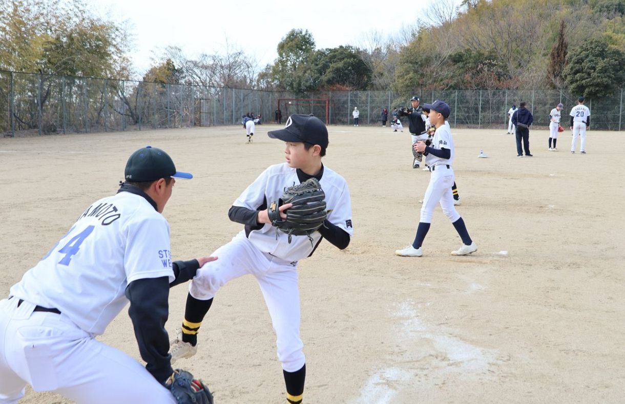 【中古】 少年野球教室 中学生 投球や打撃技術教わる 倉敷 JFE野球部が少年野球教室：山陽