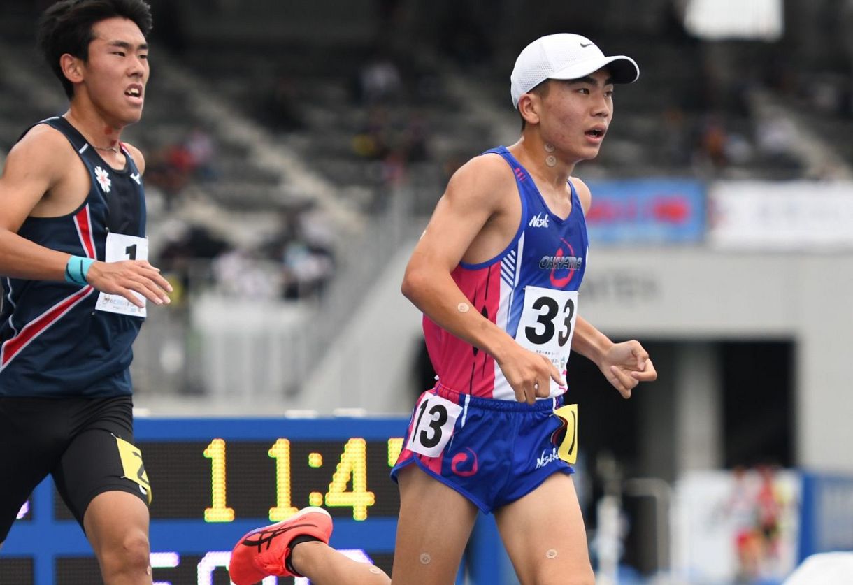 勇気のロングスパートさく裂 陸上少年男子A5000メートル