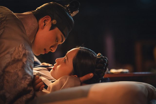 少女時代・ユナ＆イ・チェミンが熱いキス…「このカップル大好き