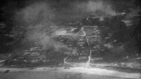 特攻や空襲の映像18点公開 日本初も多数、大分の団体：山陽新聞