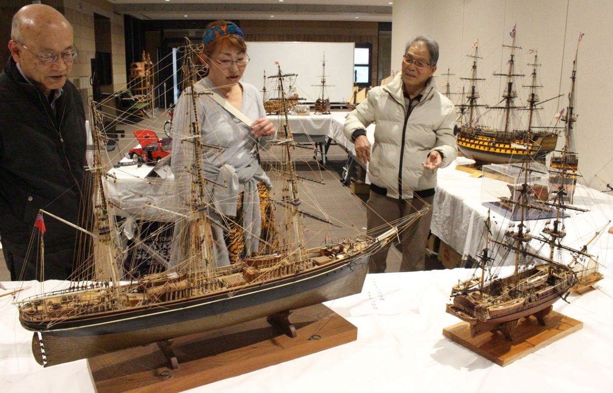 西欧の帆船模型一堂 総社の愛好家ら、市役所で展示：山陽新聞デジタル