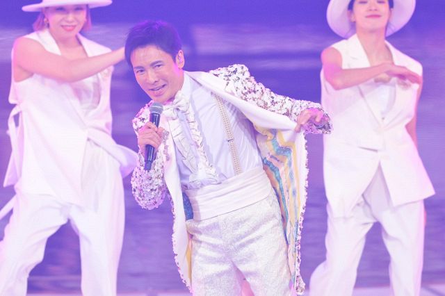 紅白】郷ひろみ、ラスト紅白で全力疾走＆パフォーマンス 「本当に