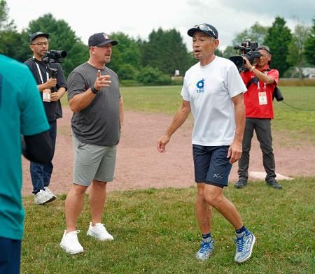 イチローさん、式典前に自主トレ 米NY州で野球殿堂入り表彰：山陽