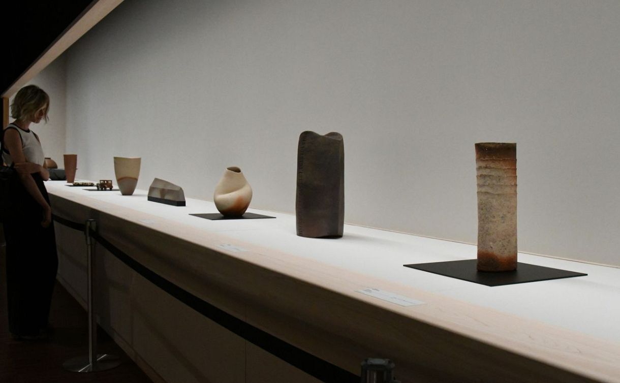 備前焼作家にエール 金子備前市美術館館長と唐澤国立工芸館長：山陽