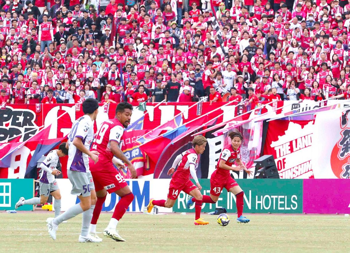 開幕戦　J1初勝利　いろいろセット　ファジアーノ岡山 岡山、開幕戦で歴史的なJ1初勝利 超満員スタジアムで歓喜の瞬間