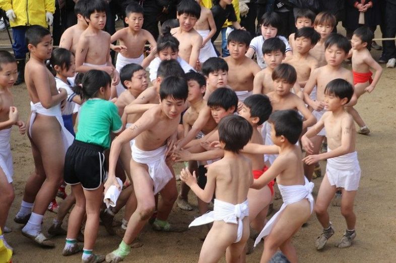 裸保育 