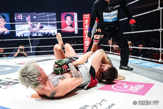 RIZIN】ジョリー、芦澤竜誠に一本勝ち！ 腕十字で25秒殺！【写真追加