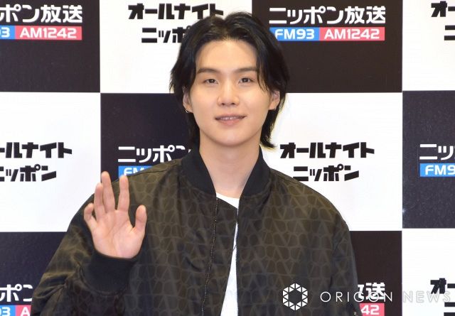 BTS・SUGA、愛猫との日常を投稿 愛らしい姿に大反響「まって、可愛すぎ