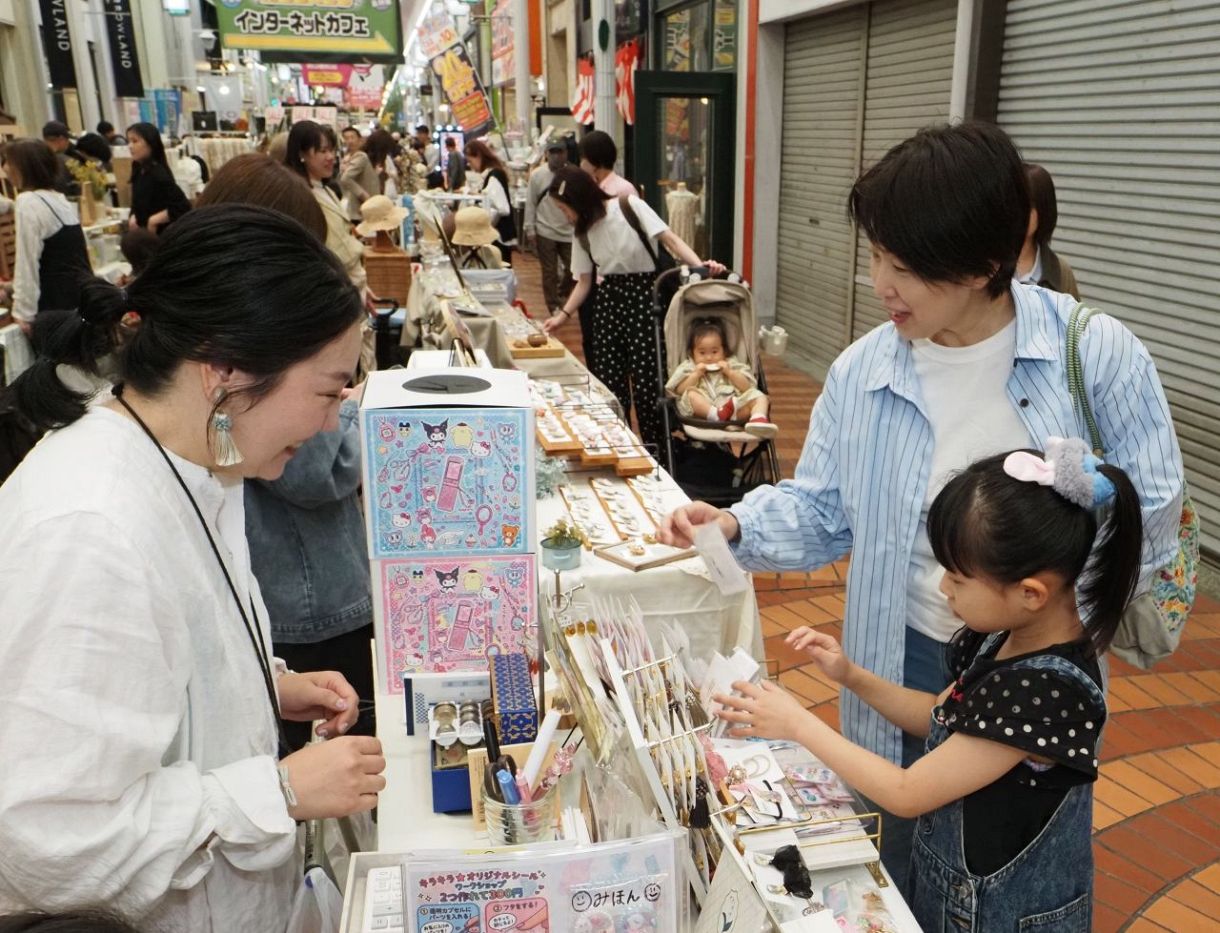 岡山の商店街でゴールデンフェスタ　買い物やスポーツ体験楽しむ