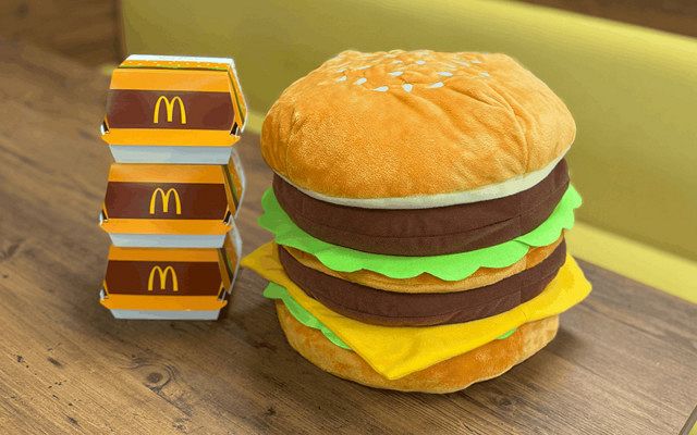 マクドナルド、ボリューム感たっぷり「バーガークッション」再登場