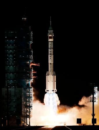 中国、有人宇宙船ドッキング成功 神舟21号打ち上げ、開発加速：山陽