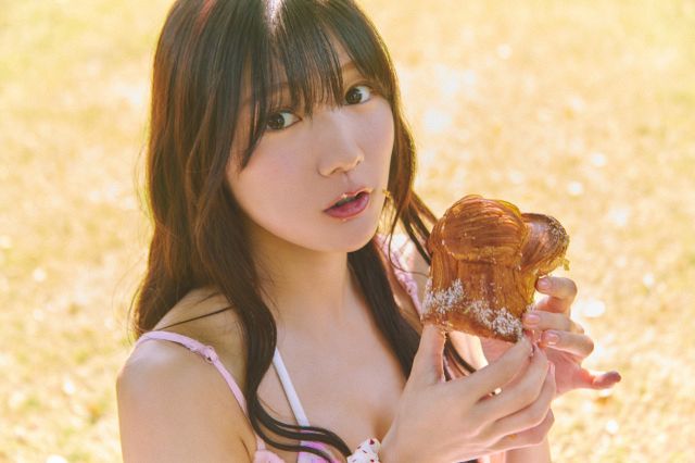 日向坂46河田陽菜、あざとかわいい上目遣いが破壊力抜群 2nd写真集先行