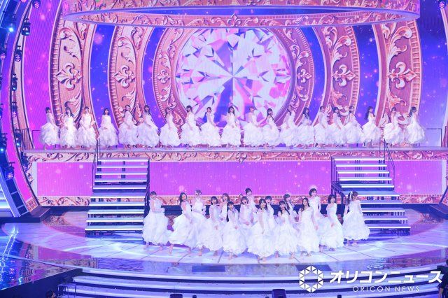 紅白】乃木坂46、特別演出で歌唱 美しい純白ドレス姿に反響