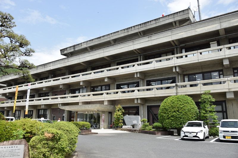 新見市職員ら逮捕　公共工事予定価格漏えい　官製談合疑い