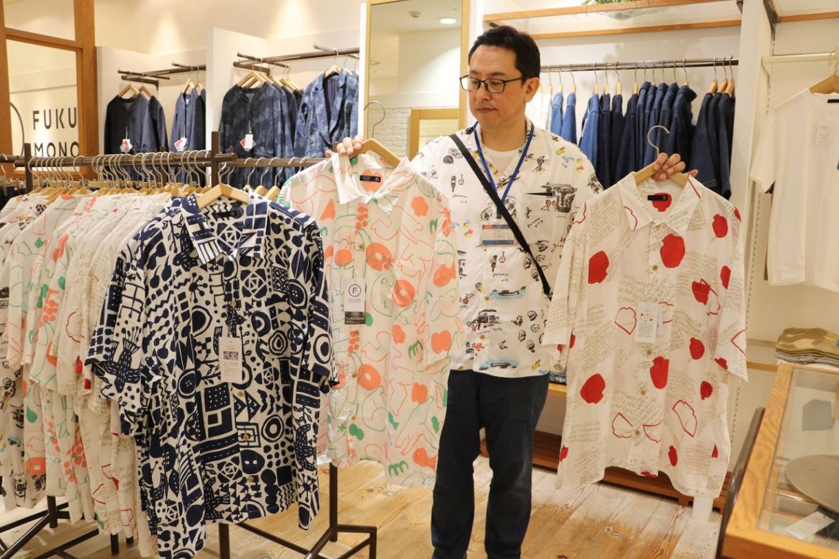 デニム衣料や雑貨、地場産品200点 福山駅構内にセレクトショップ 