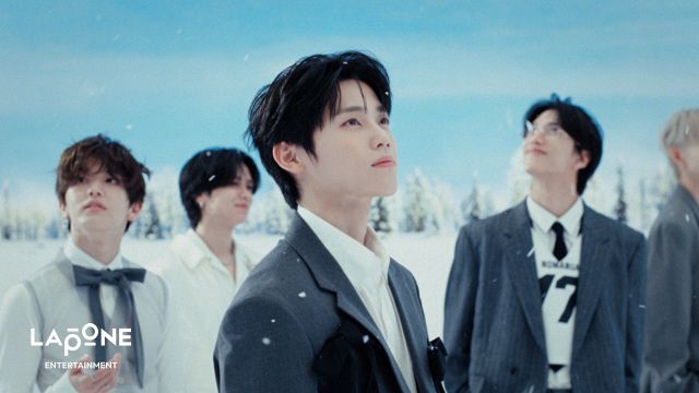 INI、初のウインターソングMV公開 ストーリー仕立ての優しさ感じる映像