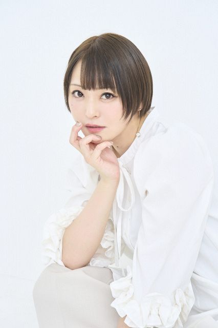 井澤詩織　金券　BRODY 応募者全員サービス２枚セット グラビア話題の声優・井澤詩織、白と青のランジェリー！ 凛々しい