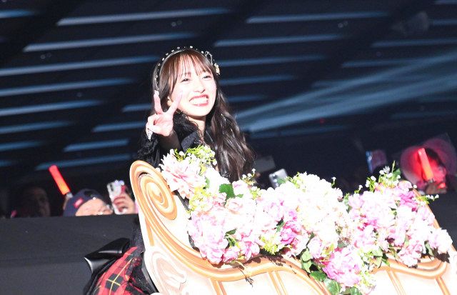 AKB48“最長総監督”向井地美音、卒コンにOG多数駆けつけ門出祝う