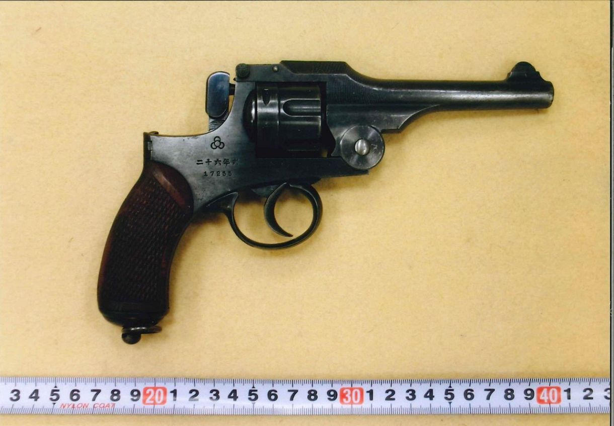 軍用拳銃の押収相次ぐ 遺品整理中に発見 岡山県警 2024年までの5