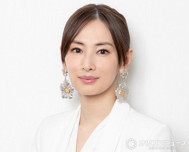 北川景子、娘のため“レインコート”を手作り 本格クオリティの完成品を