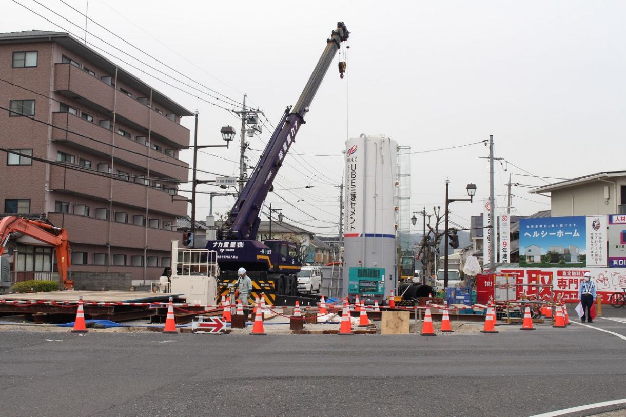 総社 下水管損傷箇所修復へ７日から土壌改良　６月中旬の復旧完了見通し、通行止めは継続