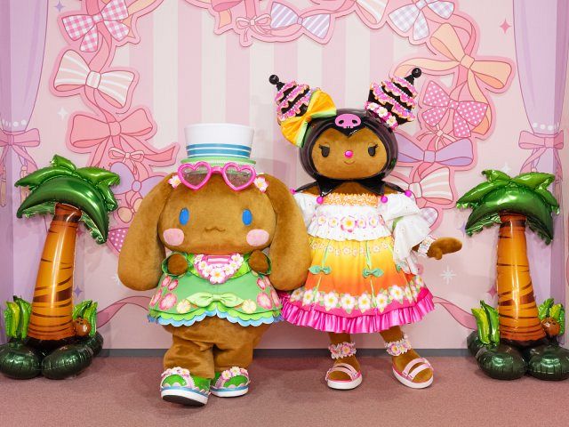 日焼け姿のシナモロール＆クロミがテーマパーク初登場