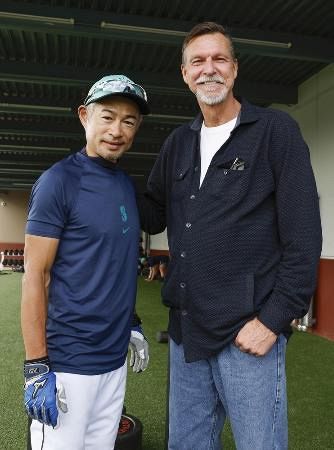 ジョンソン氏、永久欠番に イチロー氏とともに「51」：山陽新聞