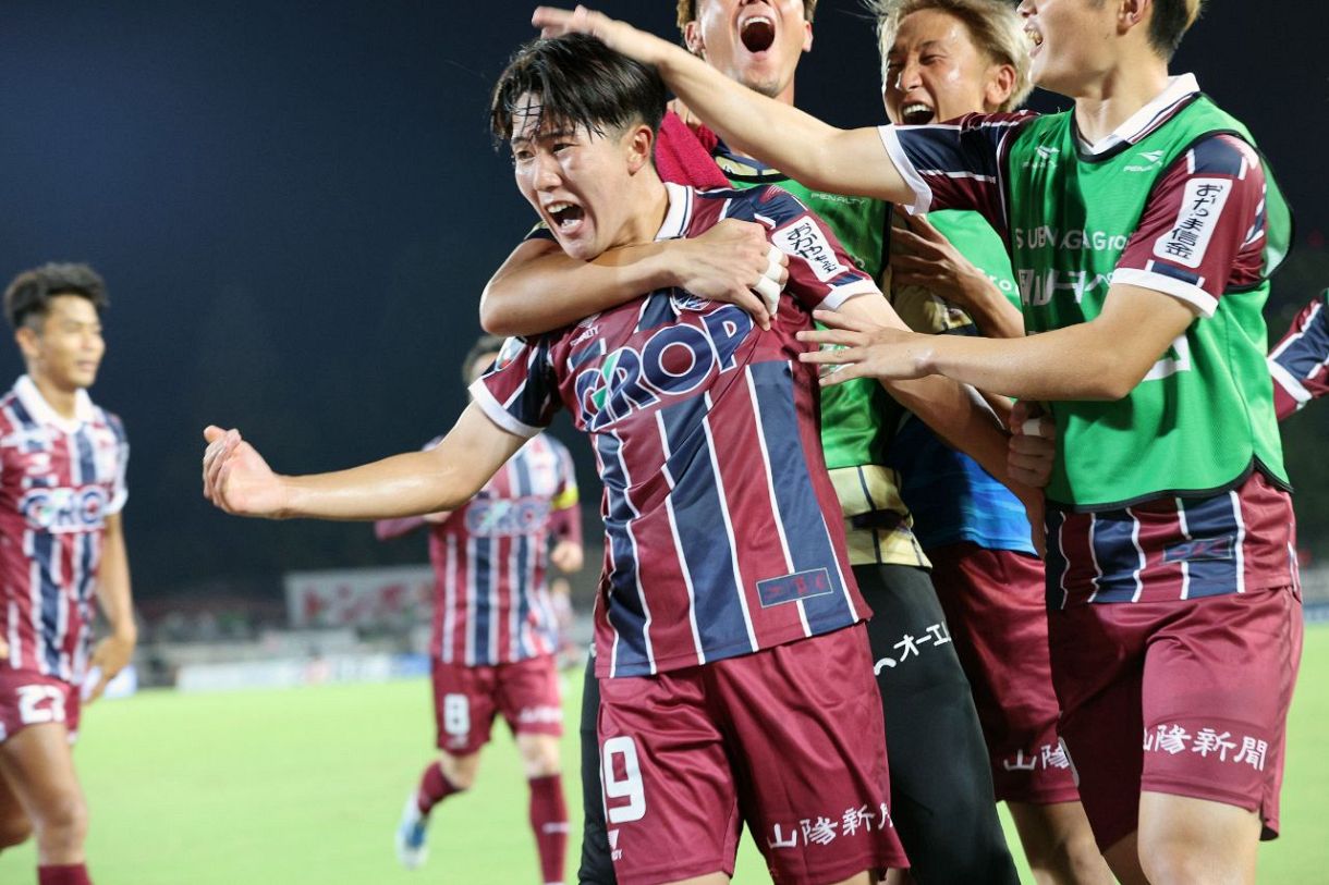 ファジ佐藤 J1ベストヤングプレーヤー賞受賞 優秀選手賞も獲得