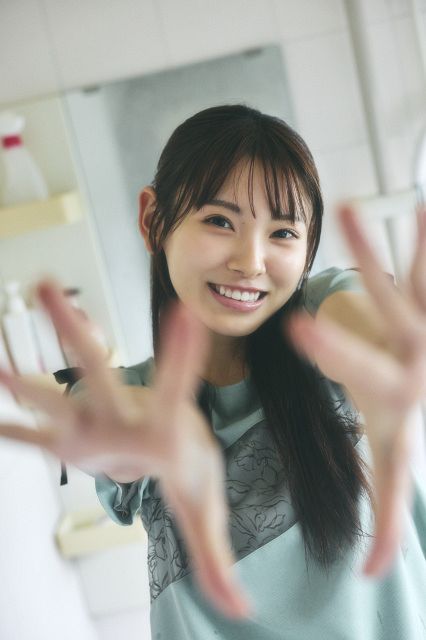 乃木坂46森平麗心、からいスープで汗にじませる 「湿度」テーマに”潤い