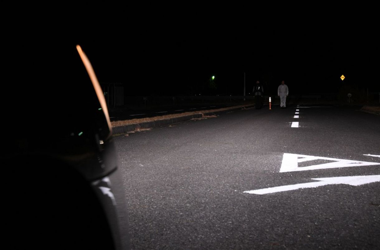 車のライトは上向きで　歩行者死亡はいずれも下向き