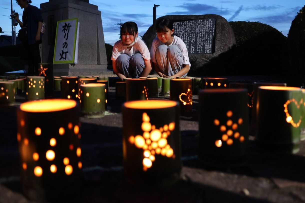 竹灯籠ともし犠牲者に祈り 倉敷・真備の住民団体 追悼行事：山陽新聞